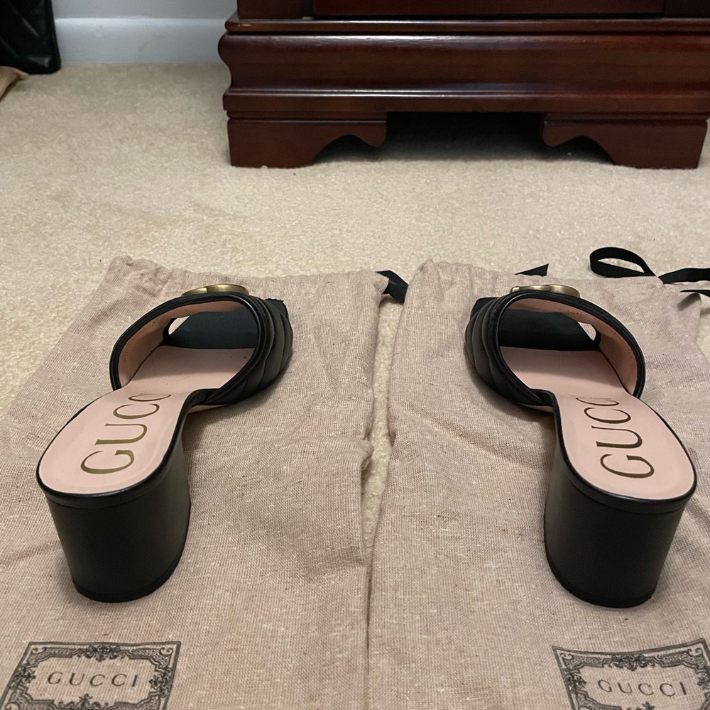 Gucci Black GG Chevron Matelassé Slide Sandal - Picture 3 of 3